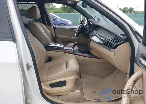 2013 BMW X5 xDrive35I/xDrive35I Premium/xDrive35I Sport Activity z USA, uszkodzony, nr VIN 5UXZV4C54D0B06854